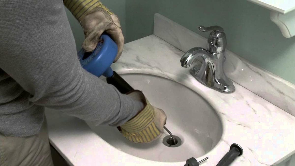 Tıkanıklık açma lavabo çalışması